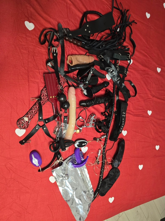 Dominatoare cu Experienta - Ofer Servicii de Dominare in Bucuresti - Accesoriile mele